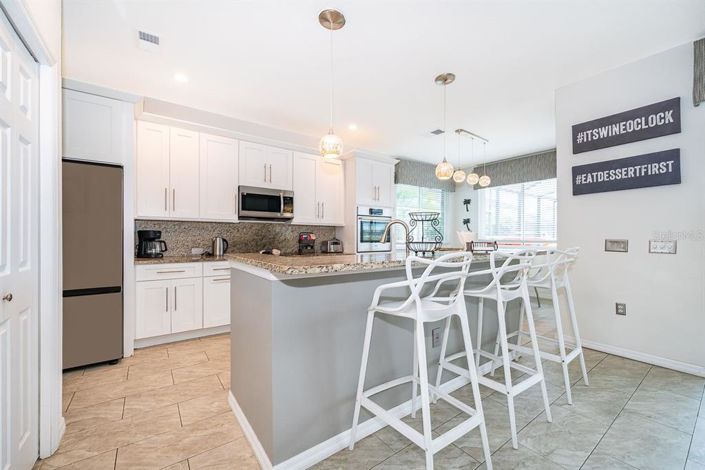 Image No.16-6 Bed House for sale