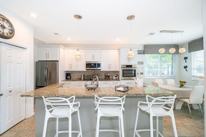 Image No.17-6 Bed House for sale