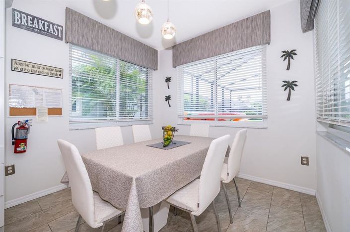 Image No.18-6 Bed House for sale