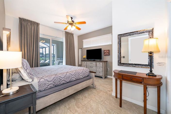 Image No.20-6 Bed House for sale