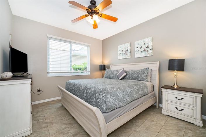 Image No.30-6 Bed House for sale