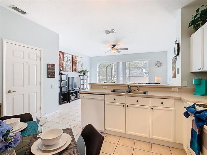 Image No.12-3 Bed Townhouse for sale