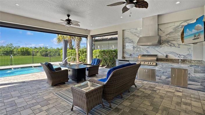 Image No.11-6 Bed House for sale