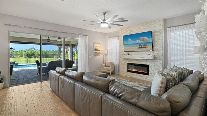 Image No.22-6 Bed House for sale