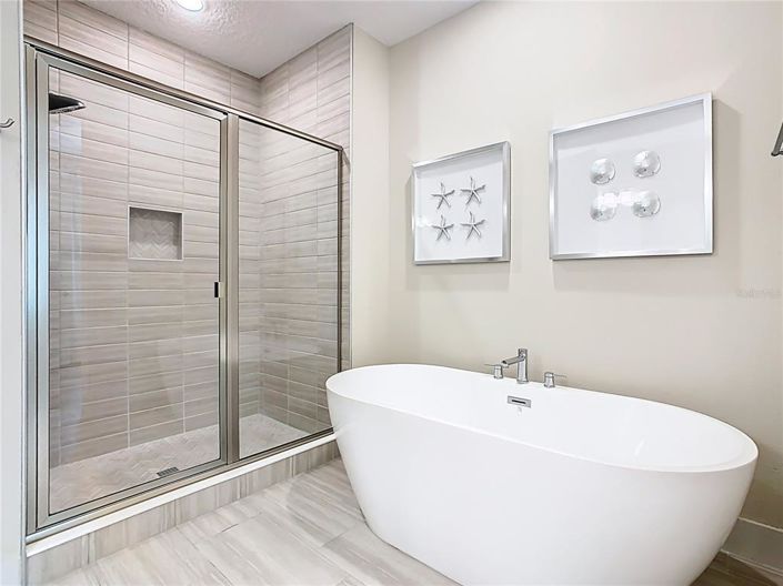 Image No.43-6 Bed House for sale