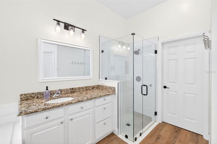 Image No.14-7 Bed House for sale