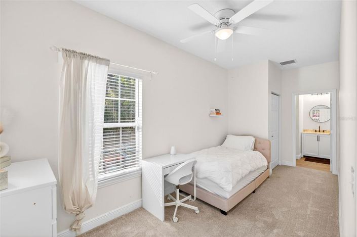 Image No.19-7 Bed House for sale