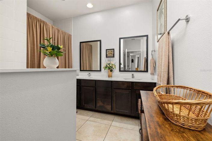 Image No.34-2 Bed Townhouse for sale