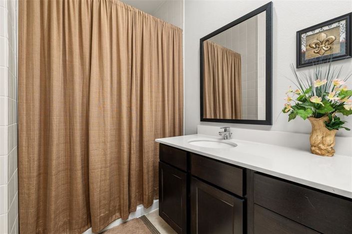 Image No.35-2 Bed Townhouse for sale