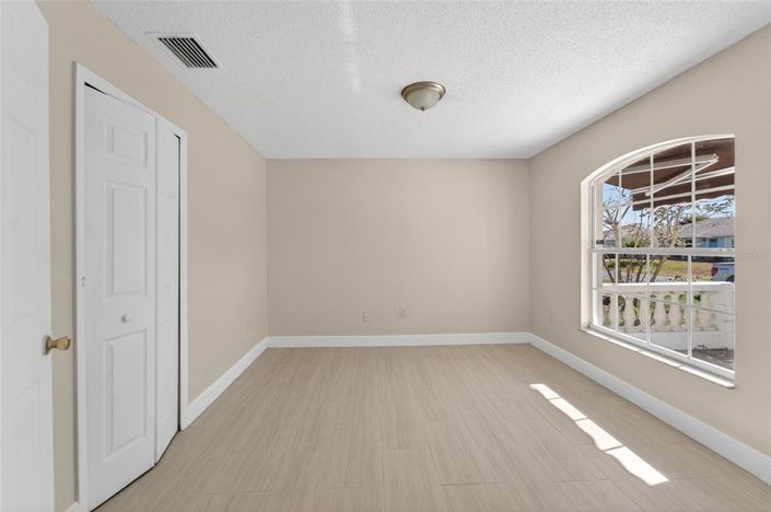 Image No.14-4 Bed House for sale