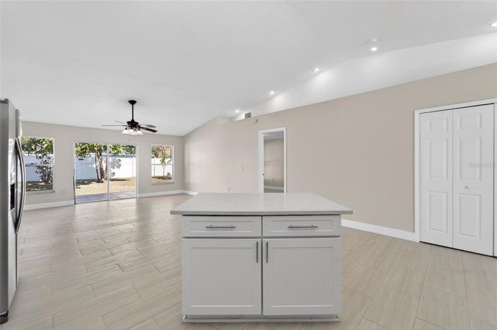 Image No.21-4 Bed House for sale