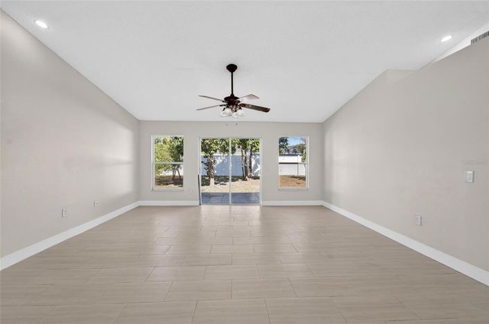 Image No.22-4 Bed House for sale