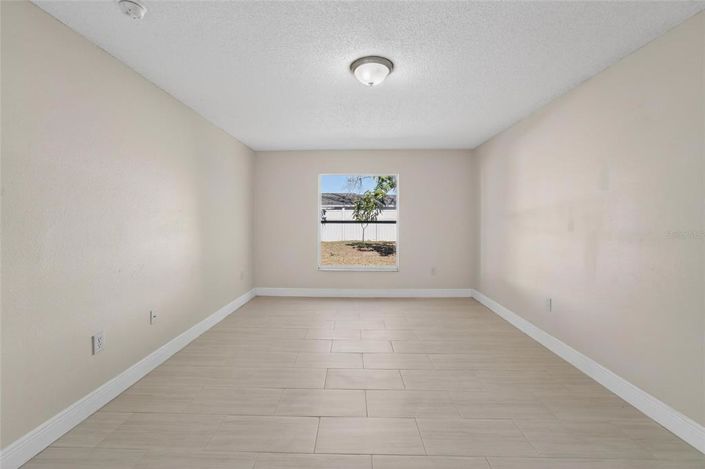 Image No.26-4 Bed House for sale