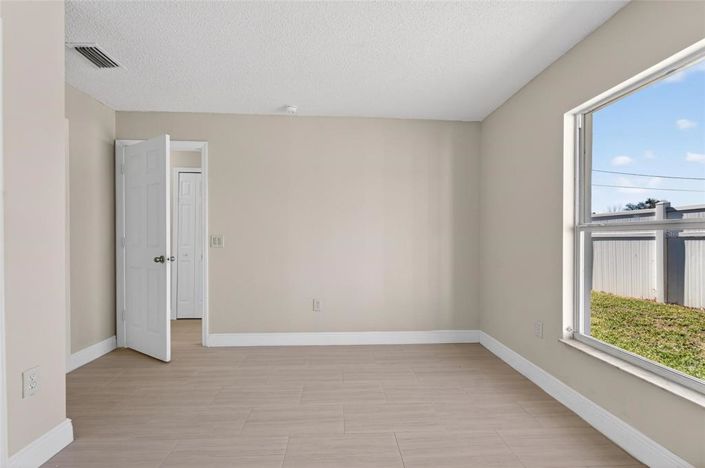 Image No.38-4 Bed House for sale