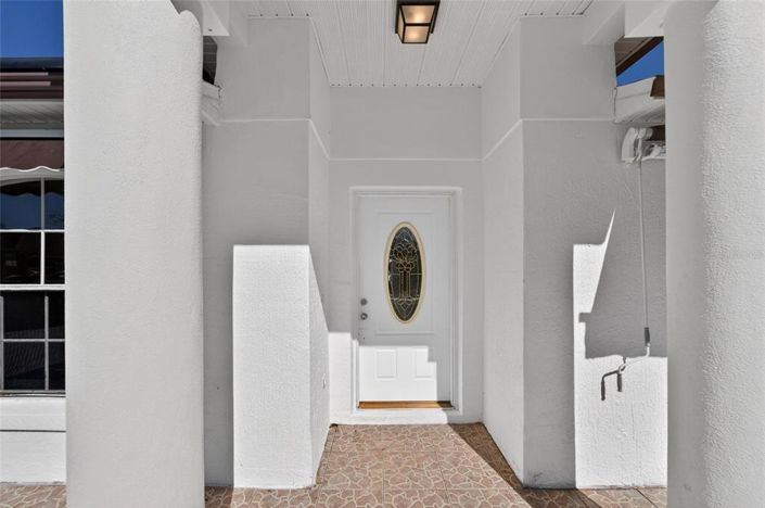 Image No.8-4 Bed House for sale