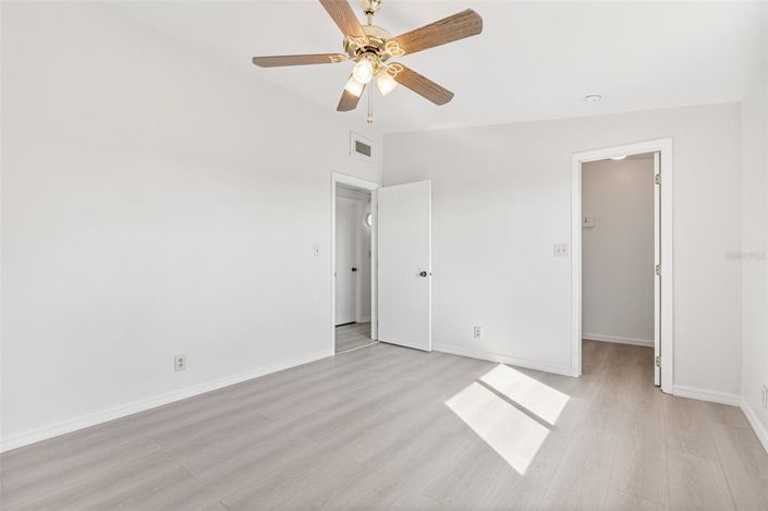 Image No.20-4 Bed House for sale