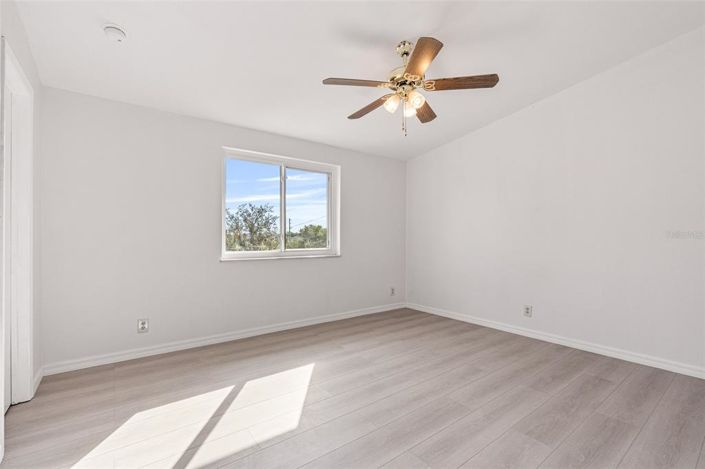 Image No.21-4 Bed House for sale