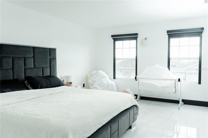 Image No.15-5 Bed House for sale