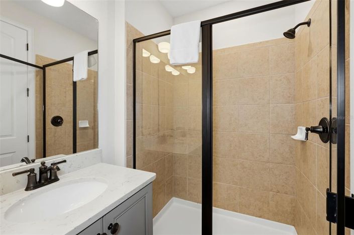 Image No.18-5 Bed House for sale