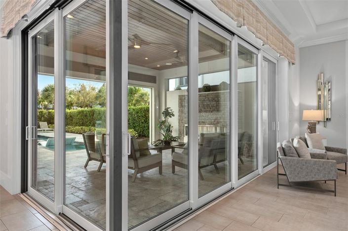 Image No.18-8 Bed House for sale