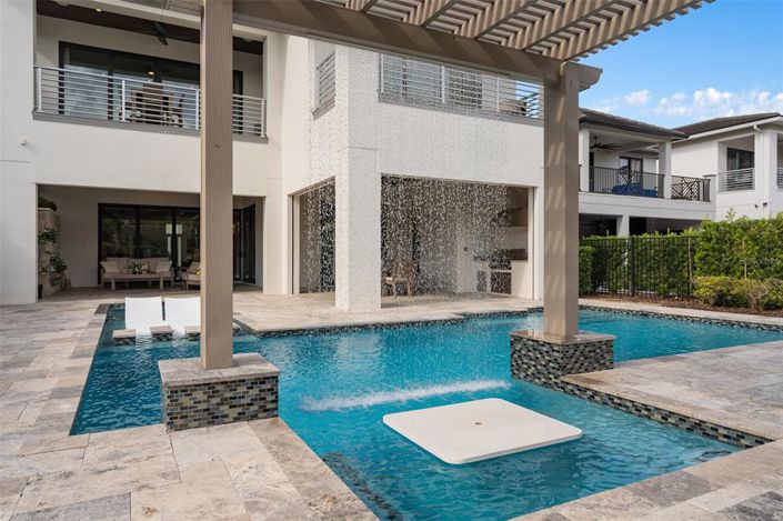 Image No.28-8 Bed House for sale