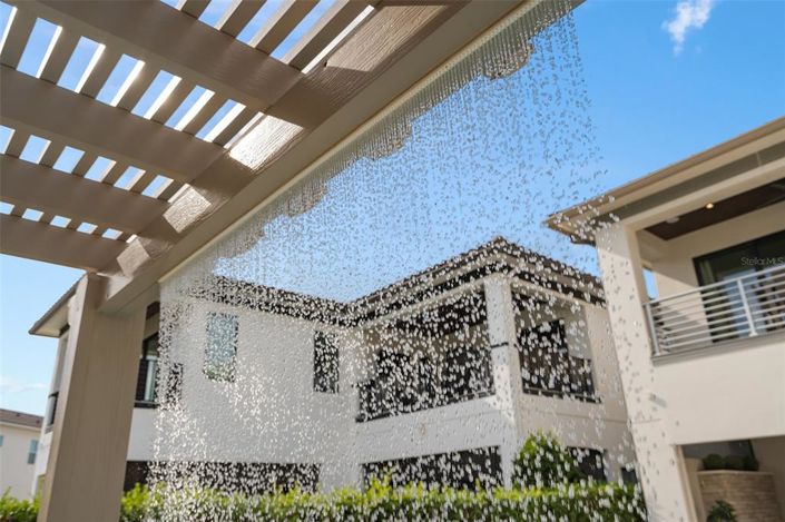 Image No.29-8 Bed House for sale