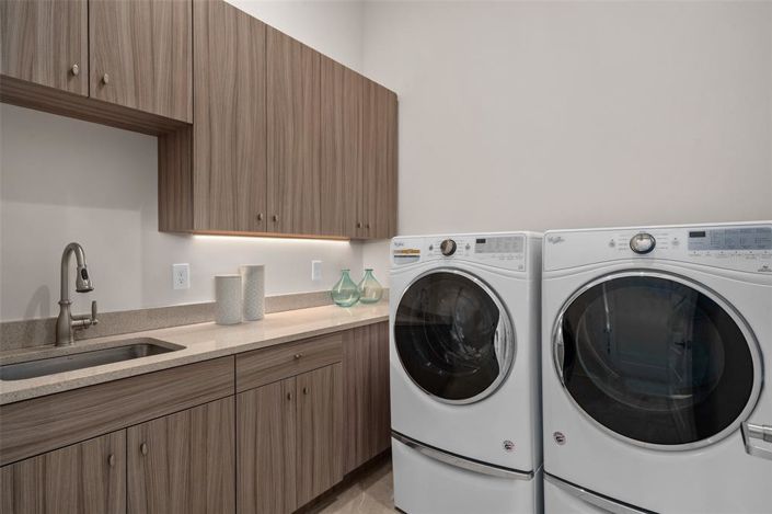 Image No.37-8 Bed House for sale