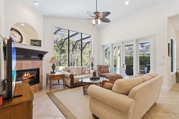 Image No.12-5 Bed House for sale