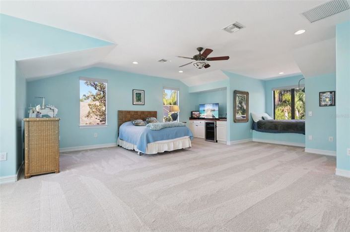 Image No.30-5 Bed House for sale