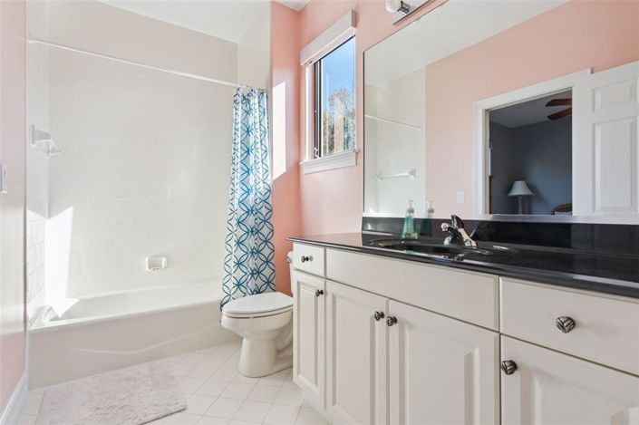 Image No.36-5 Bed House for sale