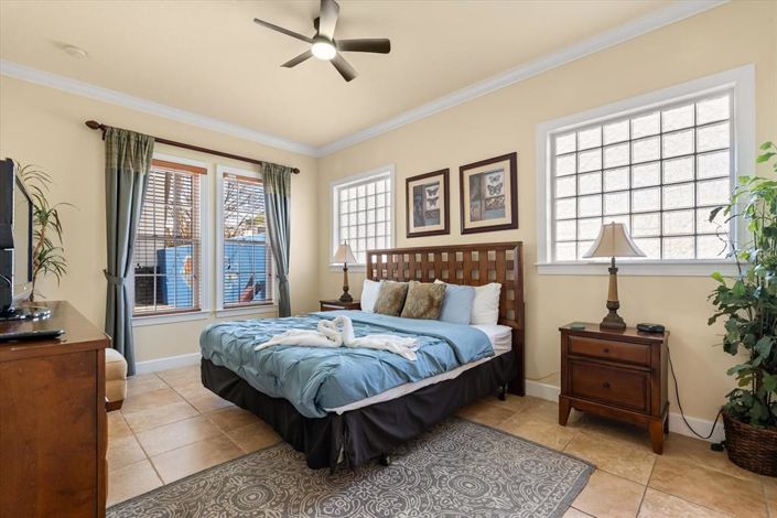 Image No.20-5 Bed House for sale