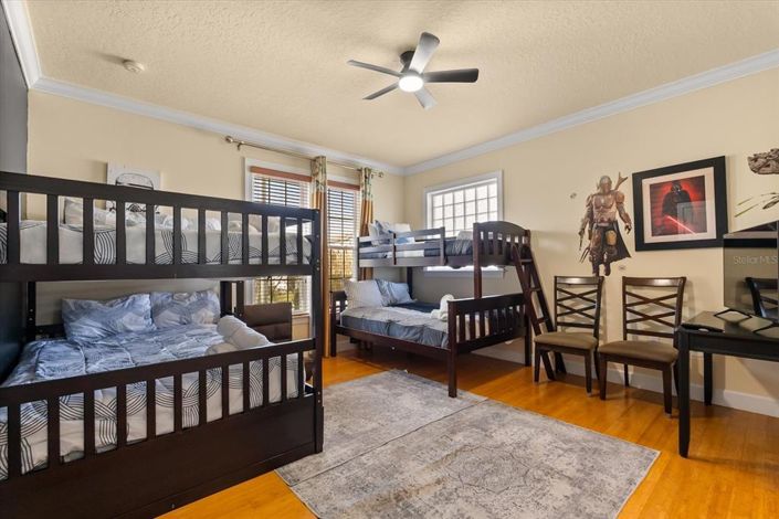 Image No.26-5 Bed House for sale