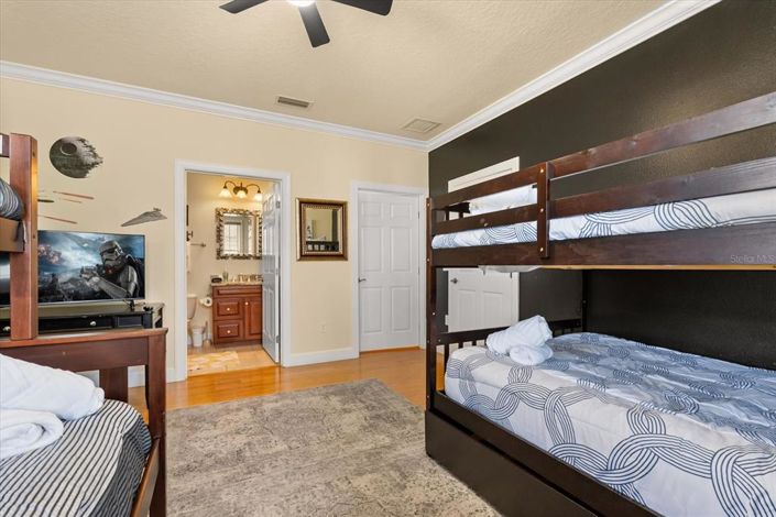 Image No.27-5 Bed House for sale