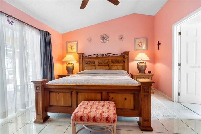 Image No.17-3 Bed House for sale