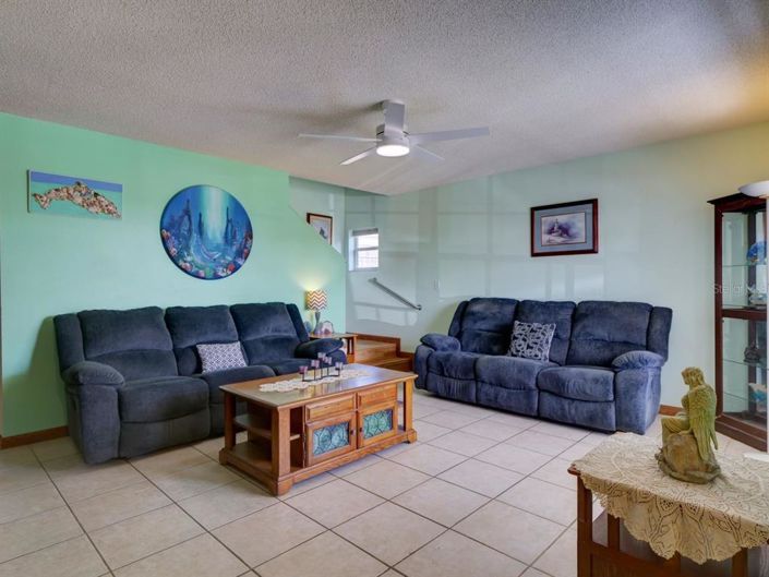 Image No.12-4 Bed House for sale