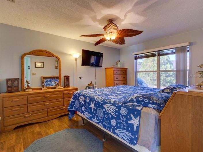 Image No.8-4 Bed House for sale