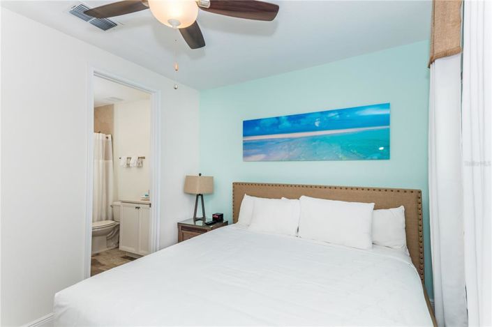 Image No.14-3 Bed Townhouse for sale