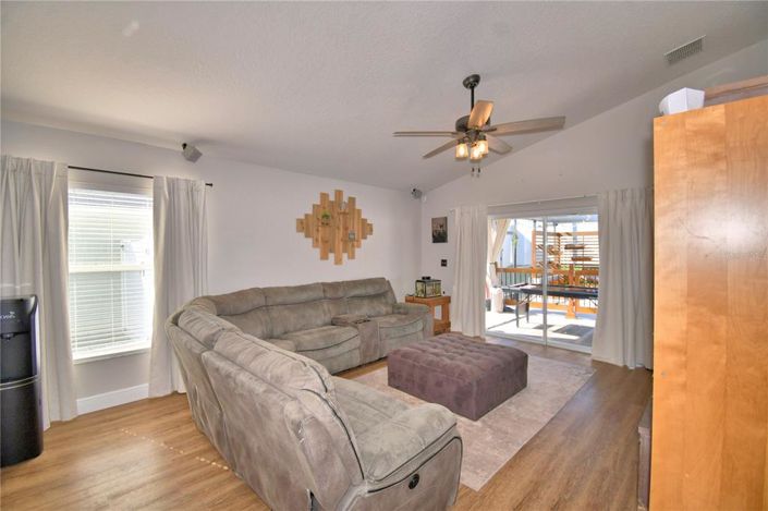 Image No.31-3 Bed House for sale