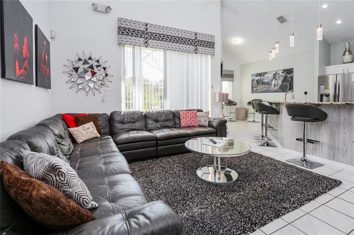 Image No.12-6 Bed House for sale