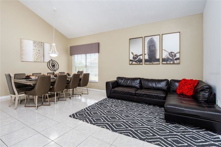 Image No.15-6 Bed House for sale