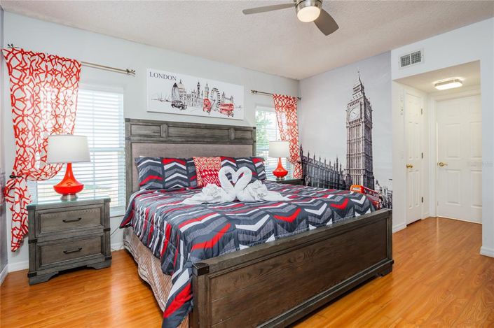 Image No.19-6 Bed House for sale