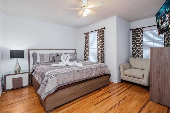 Image No.27-6 Bed House for sale