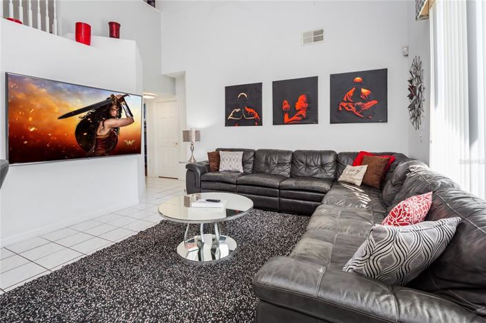 Image No.5-6 Bed House for sale