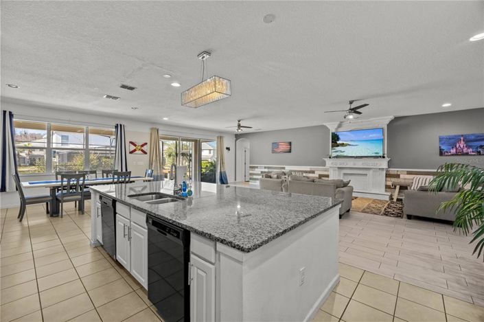 Image No.6-14 Bed House for sale