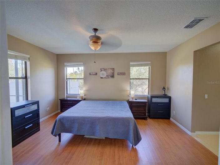 Image No.15-4 Bed House for sale