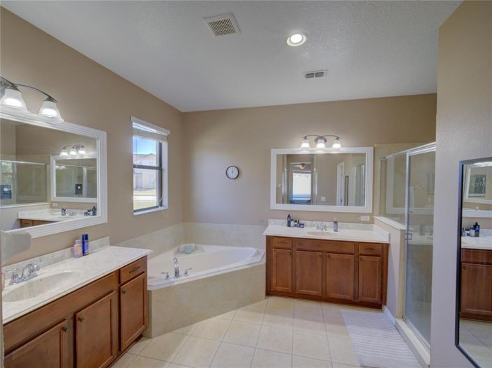 Image No.17-4 Bed House for sale