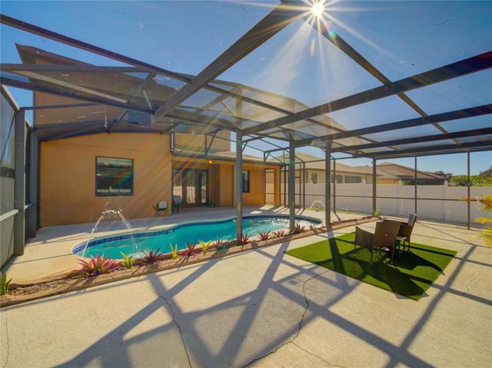 Image No.8-4 Bed House for sale