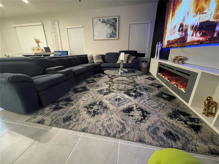 Image No.7-5 Bed House for sale