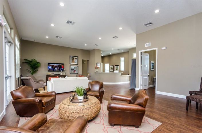 Image No.19-3 Bed Townhouse for sale