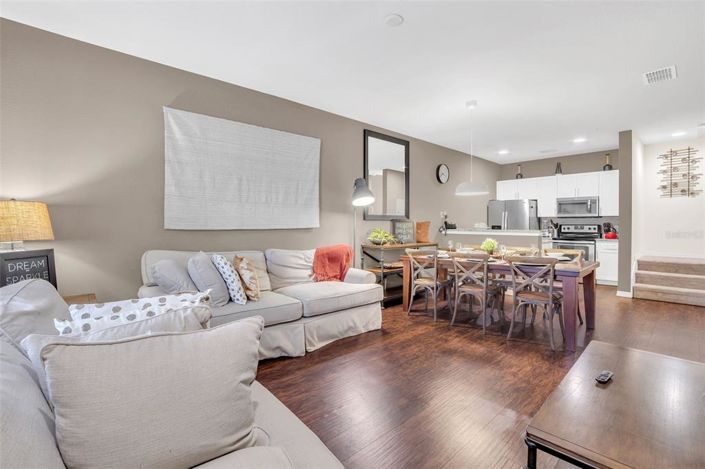 Image No.2-3 Bed Townhouse for sale